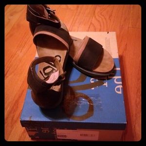 (New) OTBT Martha TX (Runs a half size large)